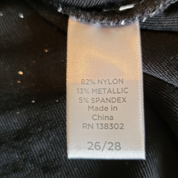 Elegant Black With Silver Sparkle & Sequin Top Size 26/28 VIP Knits By Avenue - Picture 9 of 14